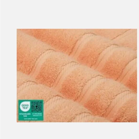 American Soft Linen Luxury 70” x 36”Oversized Bath/Beach Sheet.  New. - Picture 4 of 5